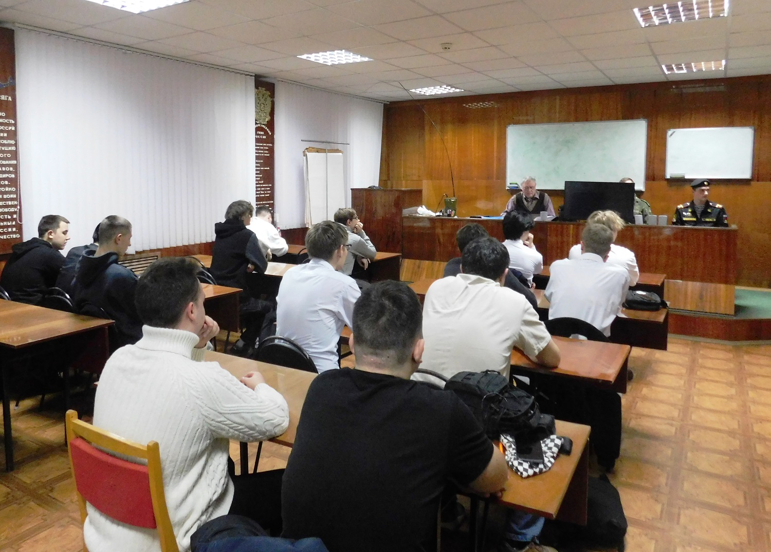 Участники Специальной военной операции встретились с курсантами Волгоградской морской школы ДОСААФ России, проходящими обучение по ВУС – 402