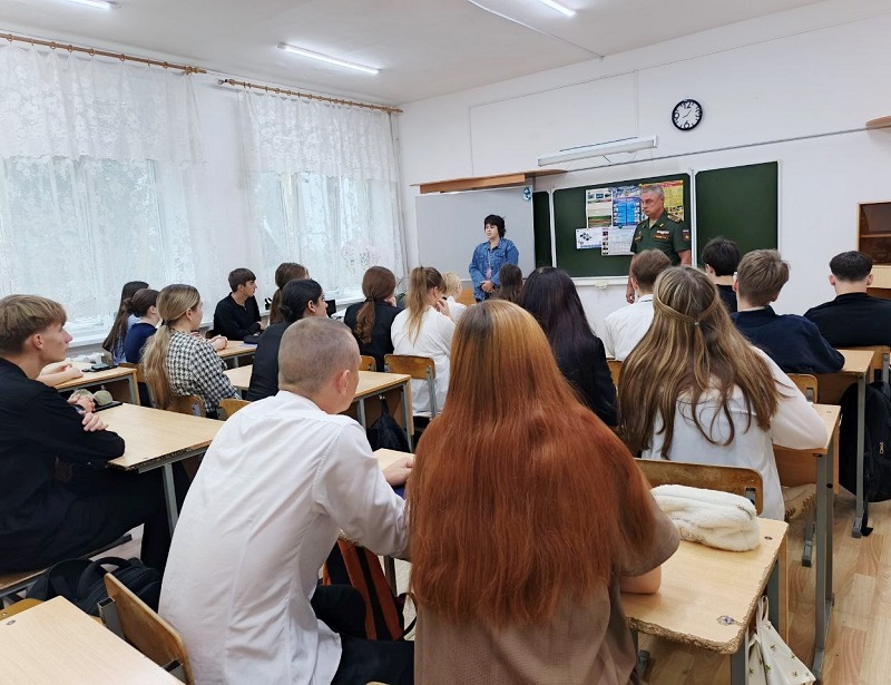 Профориентационная встреча с учащимися 10-х и 11-х классов в городе Фролово
