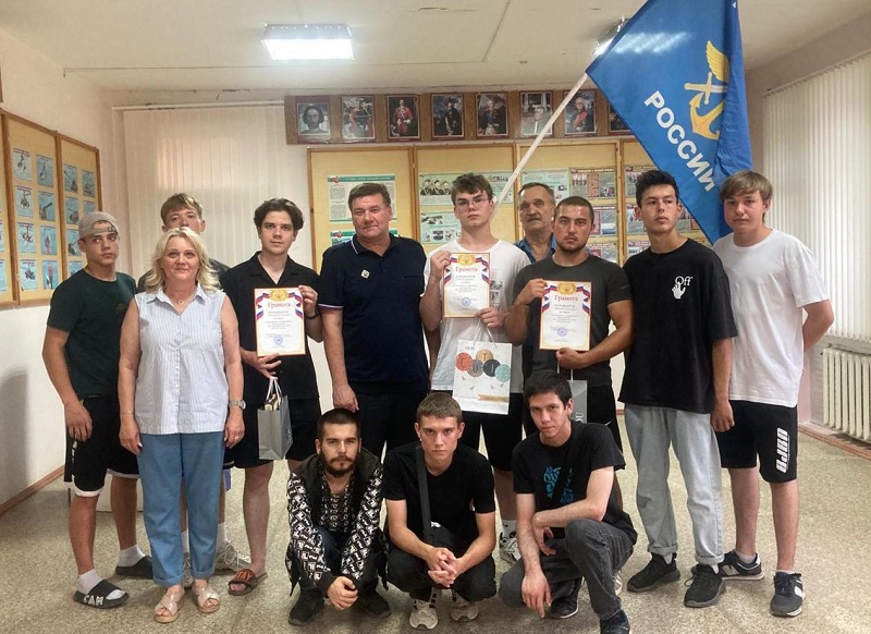 В Городищенском оборонном обществе ДОСААФ России прошли соревнования по армрестлингу в честь начала Сталинградской битвы