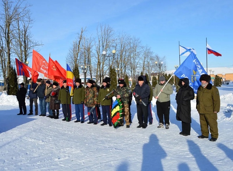 Торжественный митинг, посвящённый 83-й годовщине Победы Советского народа в Сталинградской битве, в Новониколаевском районе