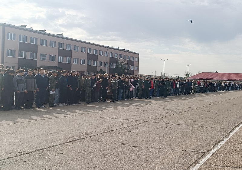 В городе Волжский прошла военно-патриотическая акция «День призывника»